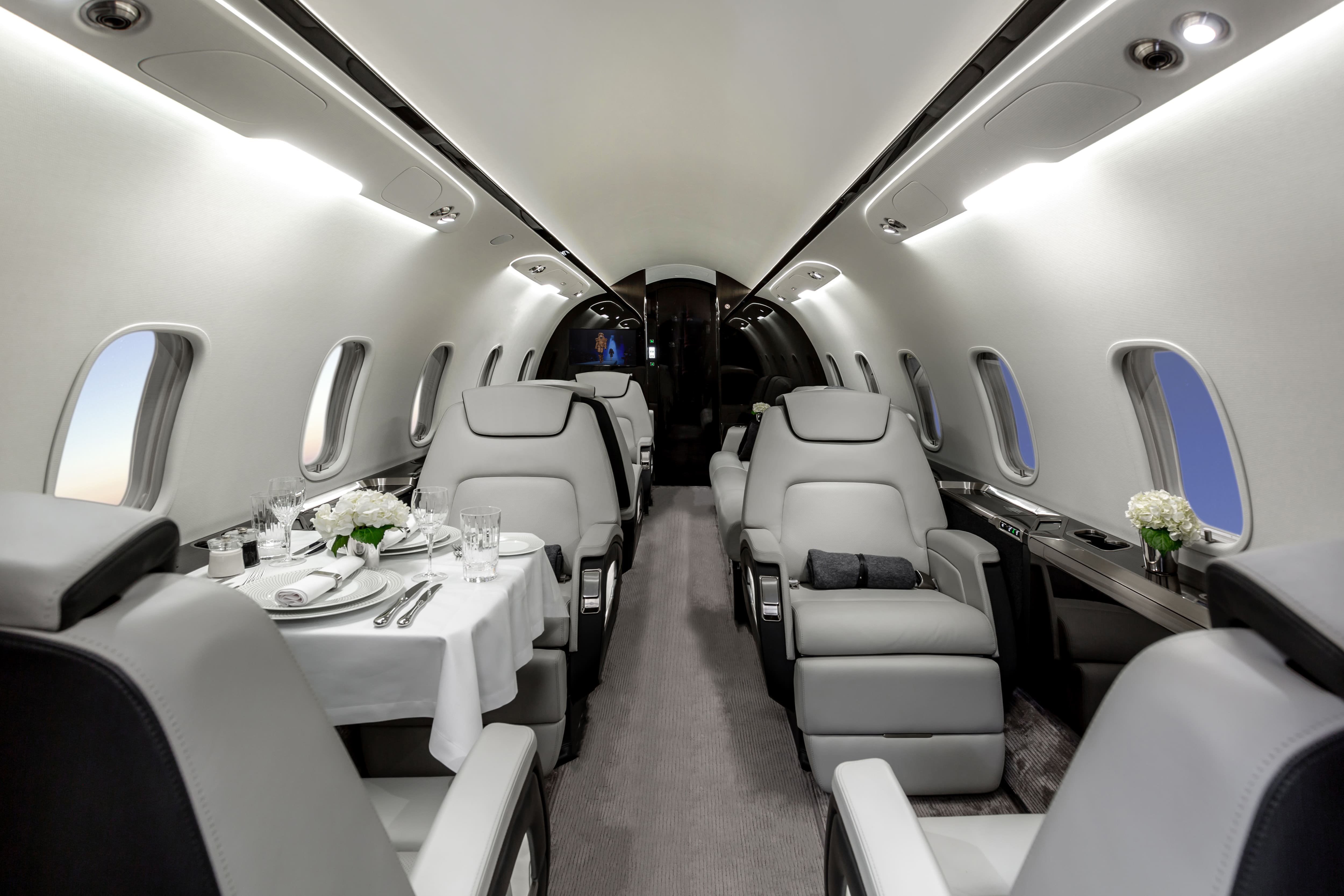 Bombardier Challenger 350 Private Jet Global Jet